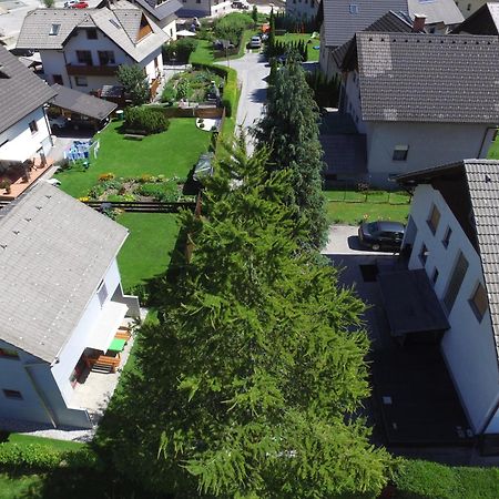 Apartments And Holiday Home Grohar كْرانْيِسكا غورا المظهر الخارجي الصورة