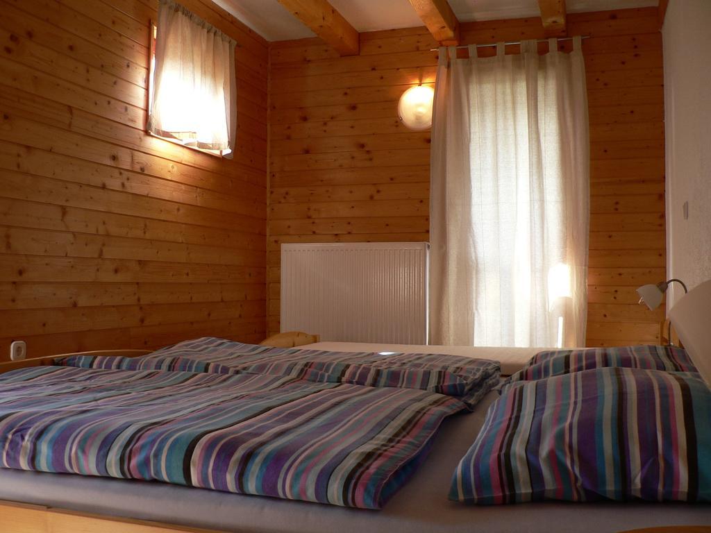 Apartments And Holiday Home Grohar كْرانْيِسكا غورا الغرفة الصورة