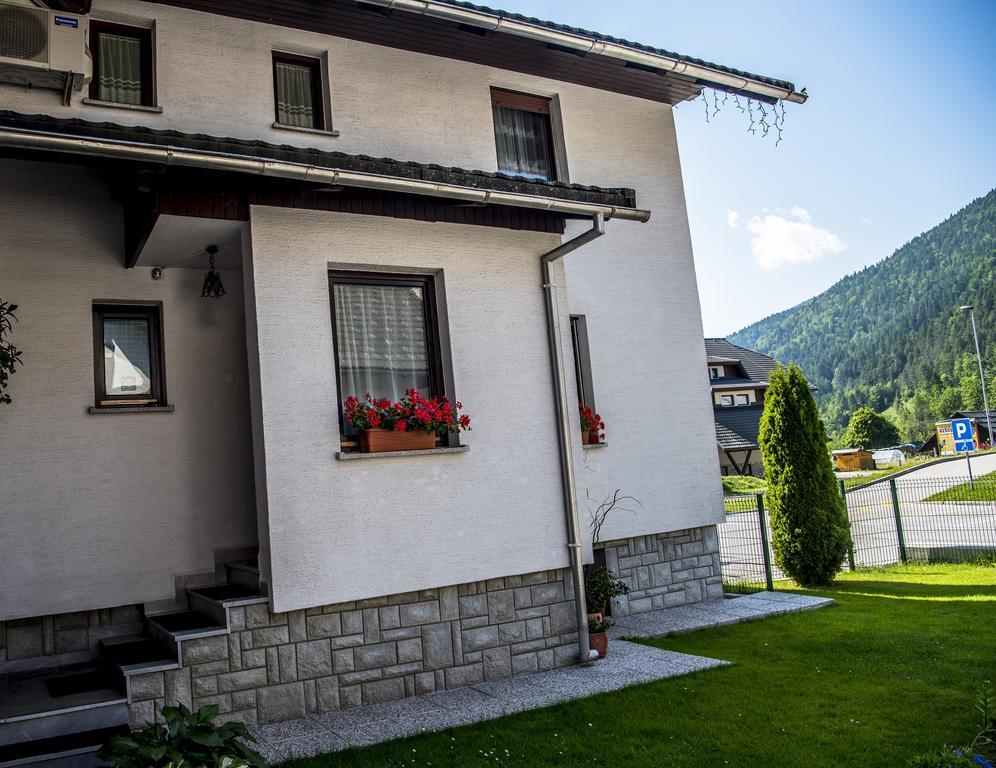 Apartments And Holiday Home Grohar كْرانْيِسكا غورا المظهر الخارجي الصورة